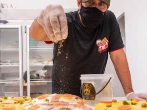 Foto de Pizza da Hora em Santa Cruz do Rio Pardo, SP por Solutudo