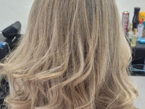 Foto de Keite Peres Cabelo & Arte em Jaú, SP por Solutudo