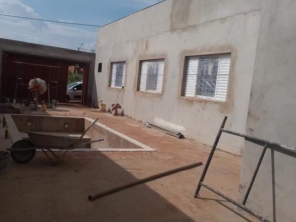 Foto de César Souza - Construtor - Pinturas - Elétricas - Piscinas em Botucatu, SP por Solutudo