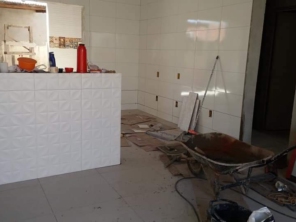 Foto de César Souza - Construtor - Pinturas - Elétricas - Piscinas em Botucatu, SP por Solutudo