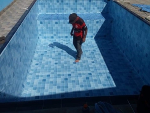 Foto de César Souza - Construtor - Pinturas - Elétricas - Piscinas em Botucatu, SP por Solutudo