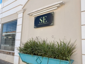 Foto de Studio Essencia em São Manuel, SP por Solutudo