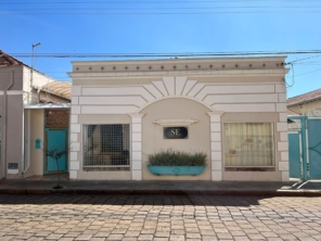 Foto de Studio Essencia em São Manuel, SP por Solutudo