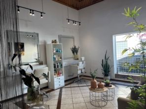 Foto de Studio Essencia em São Manuel, SP por Solutudo