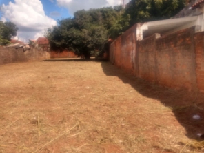 Foto de Marcio Luis - Roça e Pulveriza Terrenos em Bauru, SP por Solutudo
