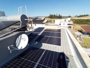 Foto de Studio Energy - Energia Solar em Poços de Caldas, MG por Solutudo