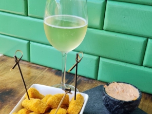 Foto de Aquele Bistro em Santa Cruz do Rio Pardo, SP por Solutudo