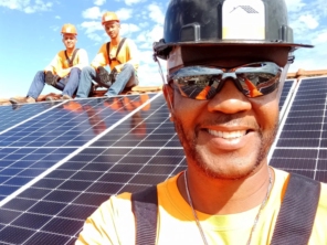 Foto de ENSOLED Energia Renovável em Paulínia, SP por Solutudo
