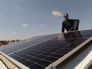 Foto de ENSOLED Energia Renovável em Paulínia, SP por Solutudo