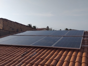 instalamos sistemas fotovoltaicos em residências e comércios.