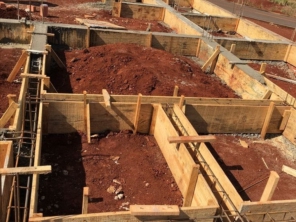 Foto de Construtora Eiffel em Ninho Verde II Eco Residence, SP por Solutudo