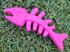 Mordedor Peixe Rosa *** Medidas aproximadas: 12cm