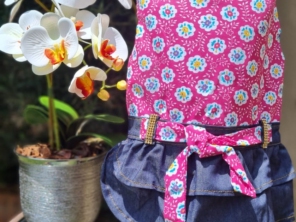 Vestido Jeans Rosa *** Tam M  *Comprimento 36 cm * Circunferência 60 cm * Pescoço  44 cm