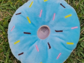 Pelúcia Donuts com Apito * Medidas aproximadas: 12cm