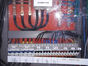 Foto de VL Engenharia Elétrica e Automação em Santos, SP por Solutudo