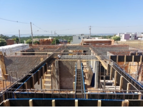 Foto de Estúdio ArteFato - Arquitetura em Três Lagoas, MS por Solutudo