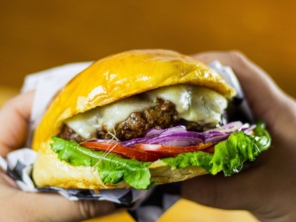 Foto de Dom Kim Hamburgueria Delivery em Bauru, SP por Solutudo