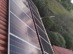 Foto de PROJEVOLT ENERGIA SOLAR em Viamão, RS por Solutudo