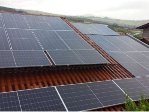 Foto de PROJEVOLT ENERGIA SOLAR em Viamão, RS por Solutudo