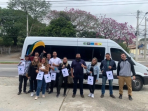Foto de T&D vidros e esquadrias em Caraguatatuba, SP por Solutudo