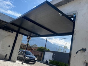 Foto de T&D vidros e esquadrias em Caraguatatuba, SP por Solutudo