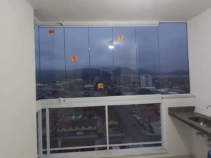 Foto de T&D vidros e esquadrias em Caraguatatuba, SP por Solutudo