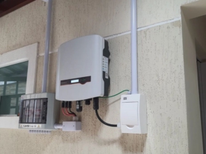 Foto de Roof Energia Solar em Lauro de Freitas, BA por Solutudo