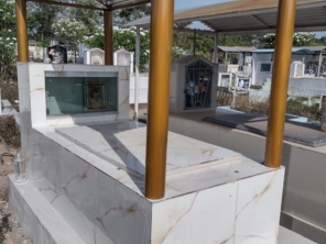 Foto de Gaúcho Mausoléu, Túmulos e Jazigos em Cemitério em Santarém, CE por Solutudo