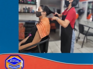 [Curso de Barbeiro(a)  e Cabeleireiro(a)  Profissional em Goiânia Go]  Aprenda a profissão de barbeiro(a) e cabeleireiro(a) veja como você pode ser tornar um profissional de sucesso mesmo que você não tenha experiência, começando do zero. Oferecemos os melhores cursos de capacitação na área de barbearia e salão de beleza para o empreendedorismo na região.