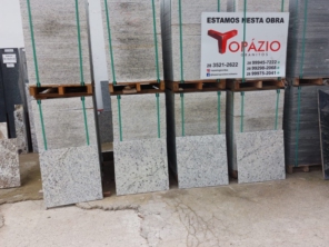 Foto de Topázio Granitos em Cachoeiro de Itapemirim, ES por Solutudo