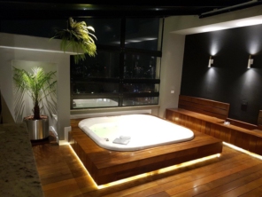 Foto de Amazon SPA - Loja Batel em Curitiba, PR por Solutudo
