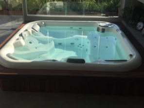 Foto de Amazon SPA - Loja Batel em Curitiba, PR por Solutudo