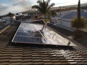 Foto de House Solar Energia Solar Fotovoltaica em Patos de Minas, MG por Solutudo