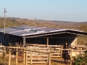 Foto de House Solar Energia Solar Fotovoltaica em Patos de Minas, MG por Solutudo