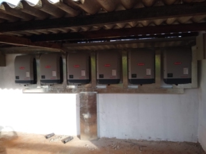 Foto de House Solar Energia Solar Fotovoltaica em Patos de Minas, MG por Solutudo