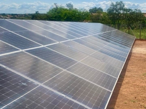 Foto de Station1 Energia Solar em Diamantina, MG por Solutudo