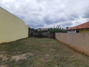 Foto de Aguiar Jardinagem Paisagismo e Grama em Botucatu, SP por Solutudo