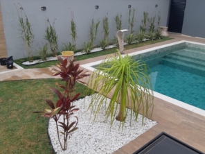 Foto de Aguiar Jardinagem Paisagismo e Grama em Botucatu, SP por Solutudo