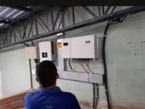 Foto de Energia Solar - Cardio House em Vila Velha, ES por Solutudo