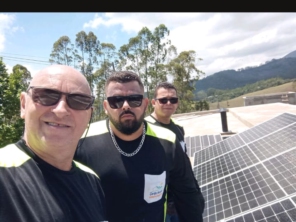 Foto de Energia Solar - Cardio House em Vila Velha, ES por Solutudo