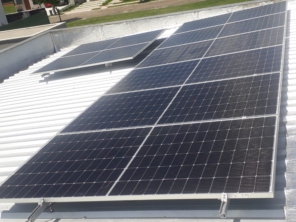 Foto de Energia Solar - Cardio House em Vila Velha, ES por Solutudo