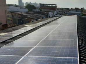 Foto de Energia Solar - Cardio House em Vila Velha, ES por Solutudo