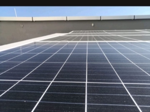 Foto de Energia Solar - Cardio House em Vila Velha, ES por Solutudo