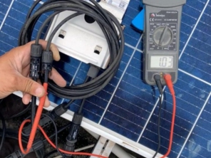 Foto de Energia Solar - Cardio House em Vila Velha, ES por Solutudo