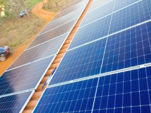 Foto de Station1 Energia Solar em Vespasiano, MG por Solutudo