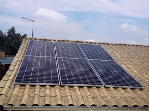 Foto de Station1 Energia Solar em Vespasiano, MG por Solutudo