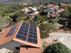Foto de LUZ ENERGIA SOLAR FOTOVOLTAICA em Belo Horizonte, MG por Solutudo