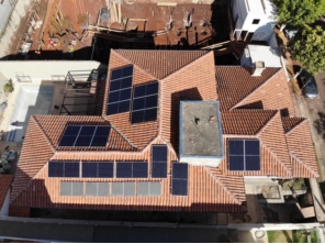 Foto de LUZ ENERGIA SOLAR FOTOVOLTAICA em Belo Horizonte, MG por Solutudo