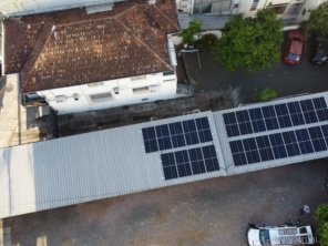 Foto de Bluebird Solar em Porto Alegre, RS por Solutudo