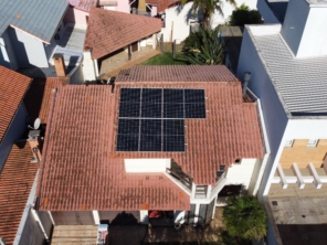 Foto de Bluebird Solar em Porto Alegre, RS por Solutudo